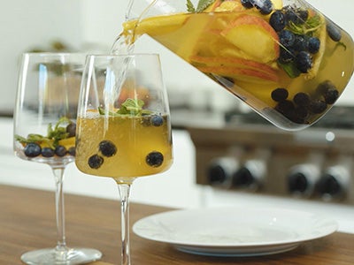 Fresh Peach Sangria Recipe